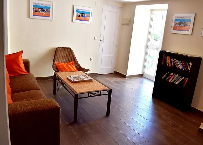 מלון דירות Club Playa Flores 3*